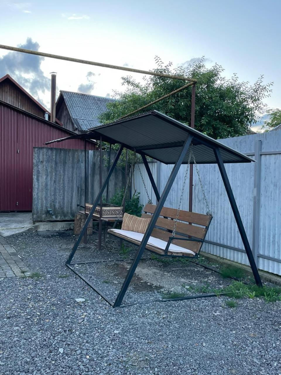 Квітковий Двір Golubinoye Exterior photo